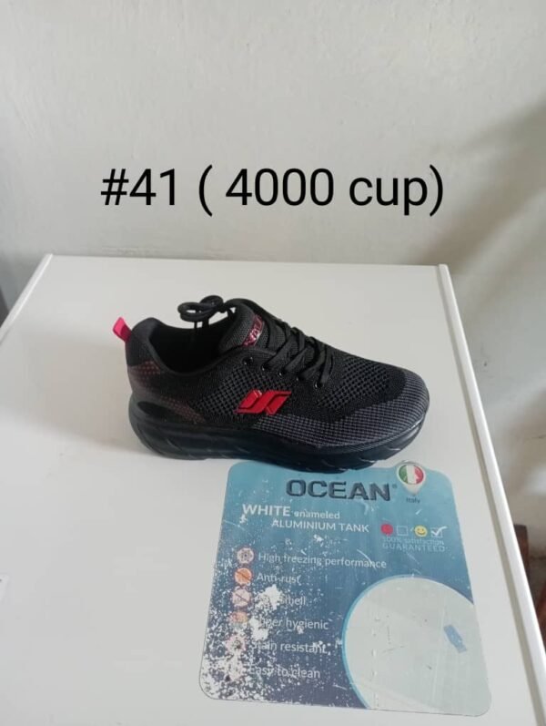 Tenis deportivos lineas rojas